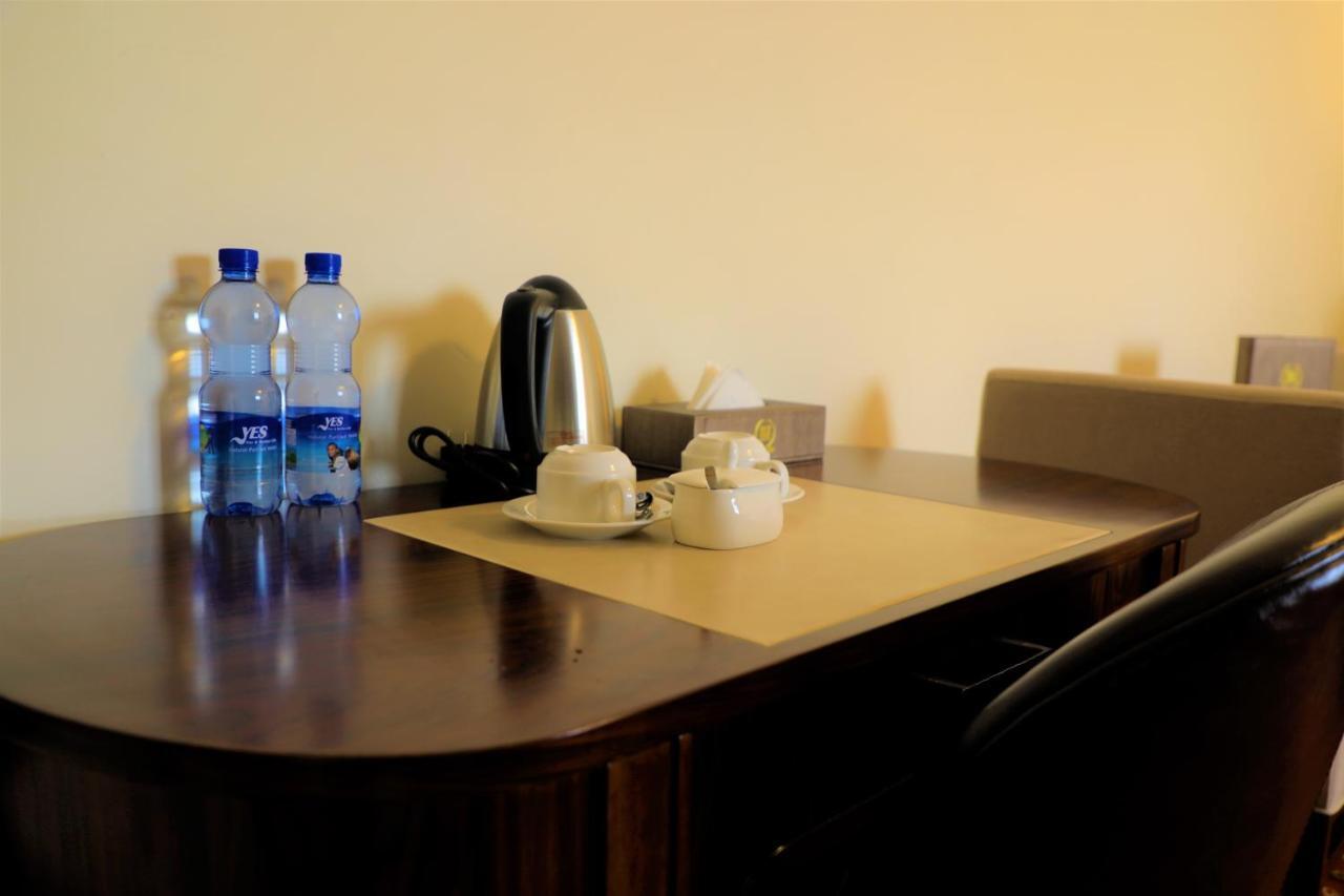 Tewodros Belay International Hotel Lege T'afo Exteriör bild