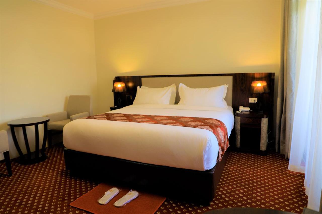 Tewodros Belay International Hotel Lege T'afo Exteriör bild